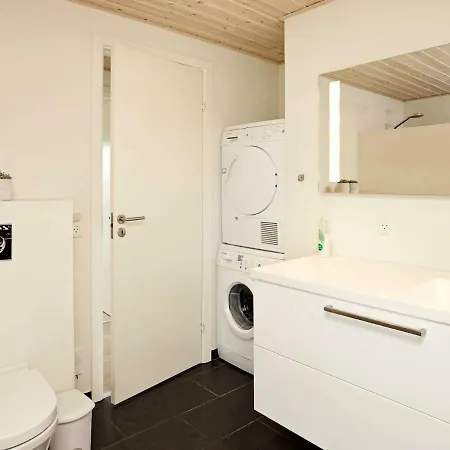 בית נופש Three-bedroom Holiday In 13