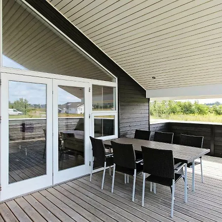 Three-bedroom Holiday In 13 ברובסט